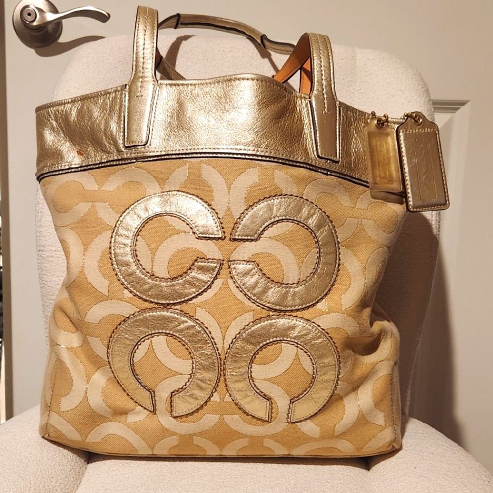 Coach 17035 Audrey Op Art Lurex Pique Leigh Slim Tote Tote Khaki/Gold
